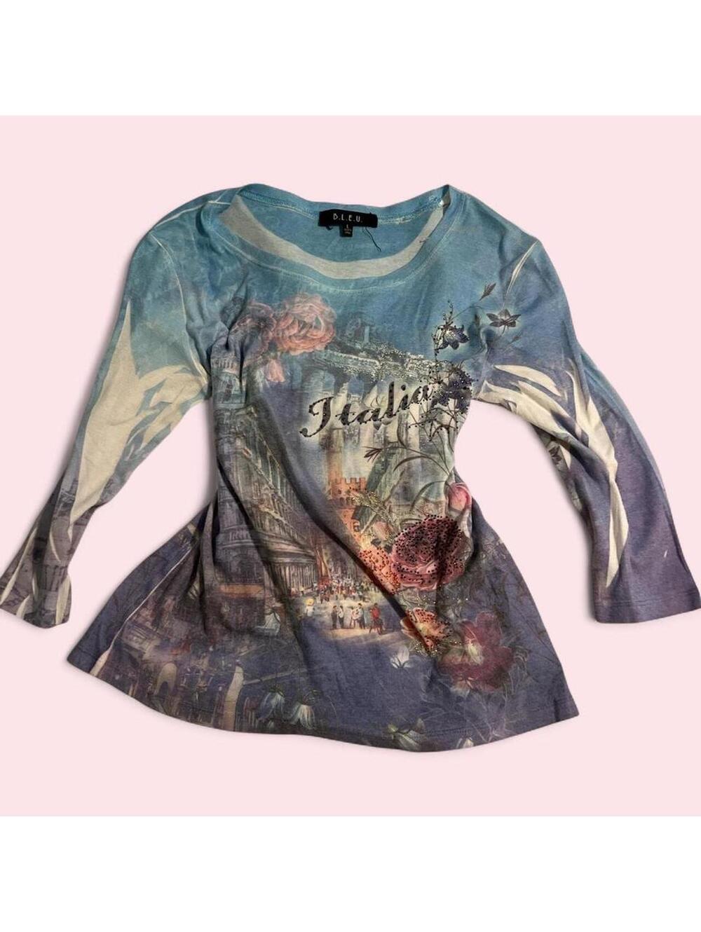 American Vintage Women's Multi and Blue Tshirt